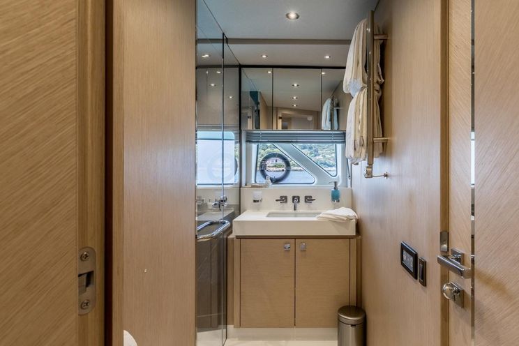 Charter Yacht ASCEND - Sunseeker 23m - 4 Cabins - Split - Dubrovnik - Hvar - Croatia