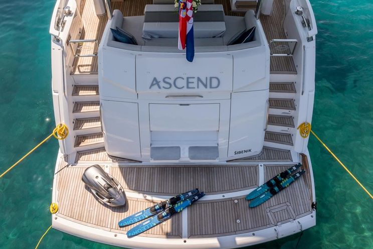 Charter Yacht ASCEND - Sunseeker 23m - 4 Cabins - Split - Dubrovnik - Hvar - Croatia