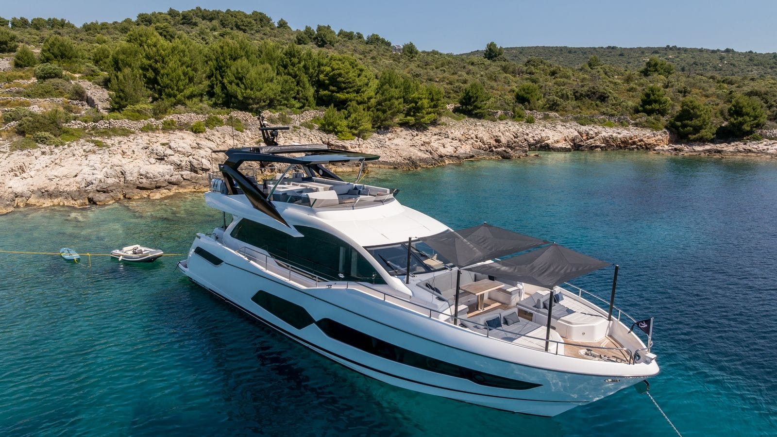 Charter Yacht ASCEND - Sunseeker 23m - 4 Cabins - Split - Dubrovnik - Hvar - Croatia