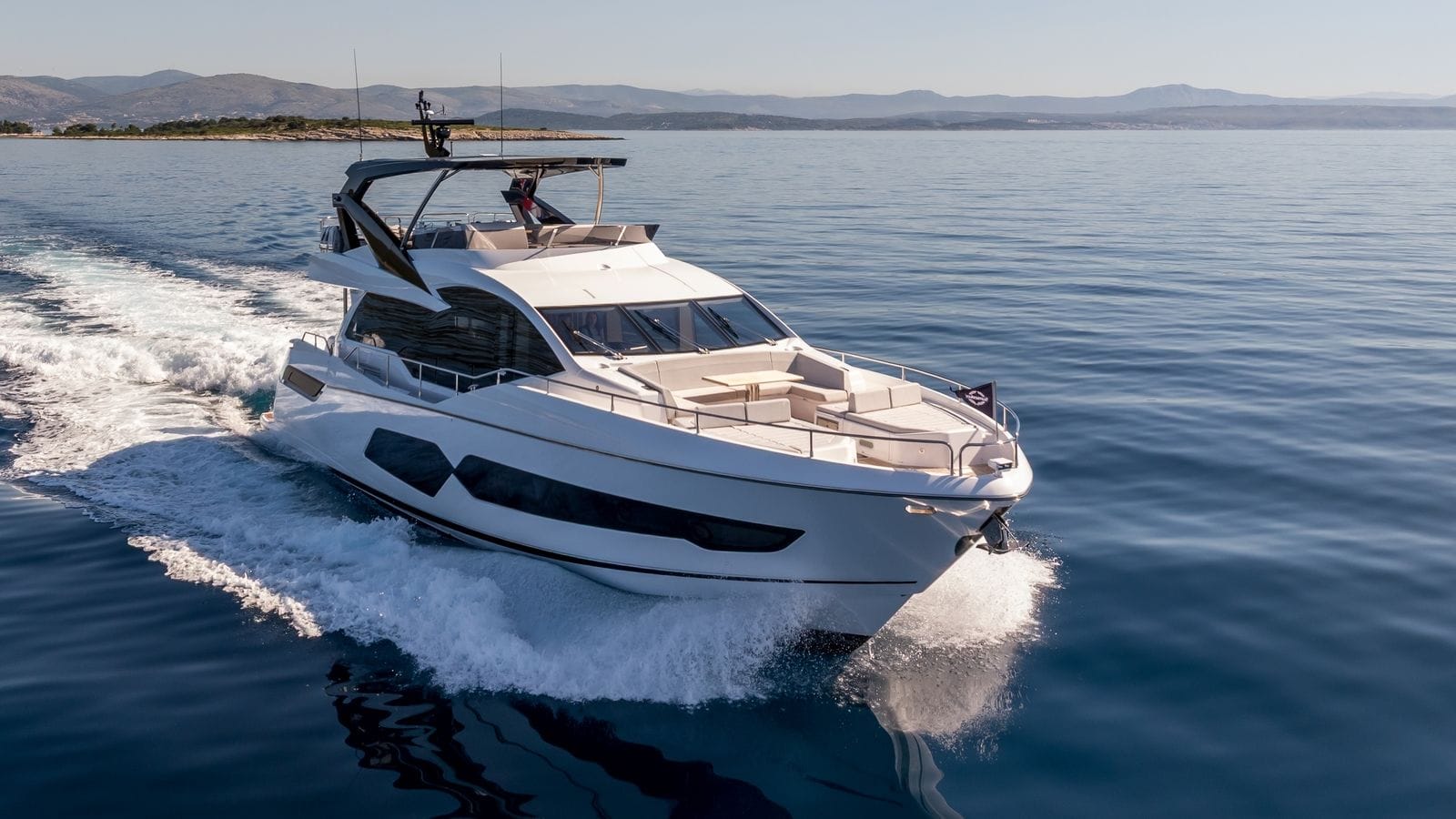 Charter Yacht ASCEND - Sunseeker 23m - 4 Cabins - Split - Dubrovnik - Hvar - Croatia