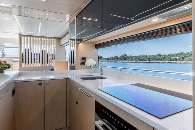 Charter Yacht ASCEND - Sunseeker 23m - 4 Cabins - Split - Dubrovnik - Hvar - Croatia