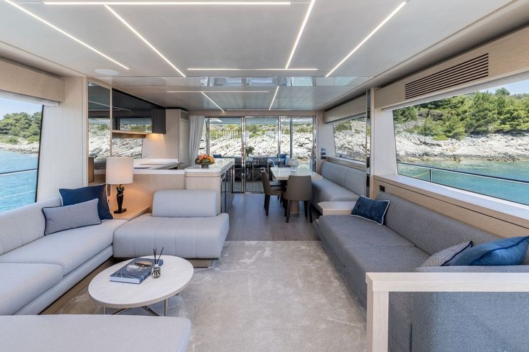 Charter Yacht ASCEND - Sunseeker 23m - 4 Cabins - Split - Dubrovnik - Hvar - Croatia