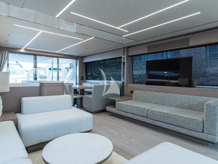 ASCEND Sunseeker 23m - main saloon lounge TV ASCEND Sunseeker 23m - main saloon lounge TV