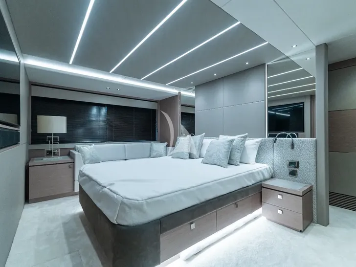 ASCEND Sunseeker 23m - master cabin ASCEND Sunseeker 23m - master cabin