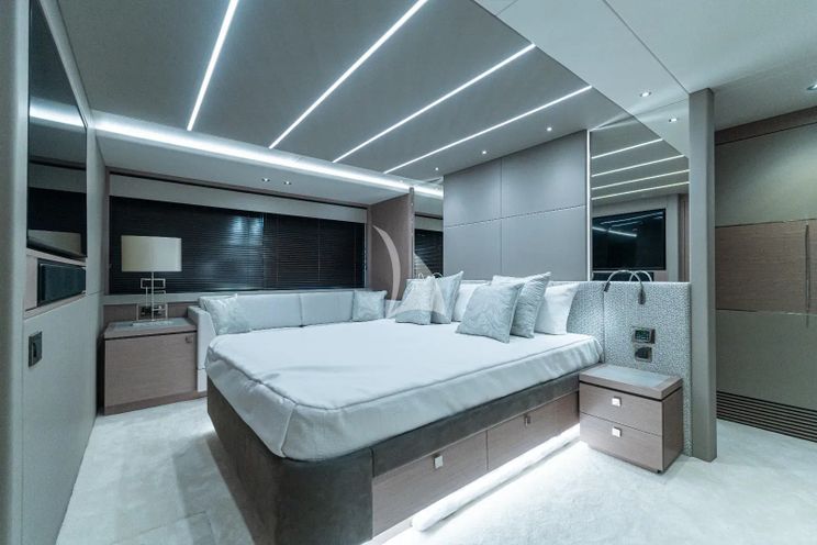 Charter Yacht ASCEND - Sunseeker 23m - 4 Cabins - Split - Dubrovnik - Hvar - Croatia