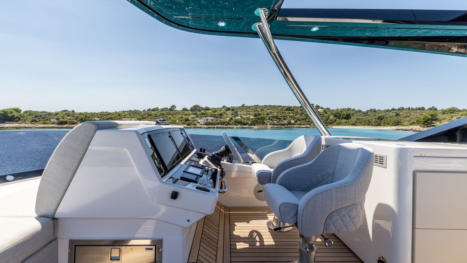Charter Yacht ASCEND - Sunseeker 23m - 4 Cabins - Split - Dubrovnik - Hvar - Croatia