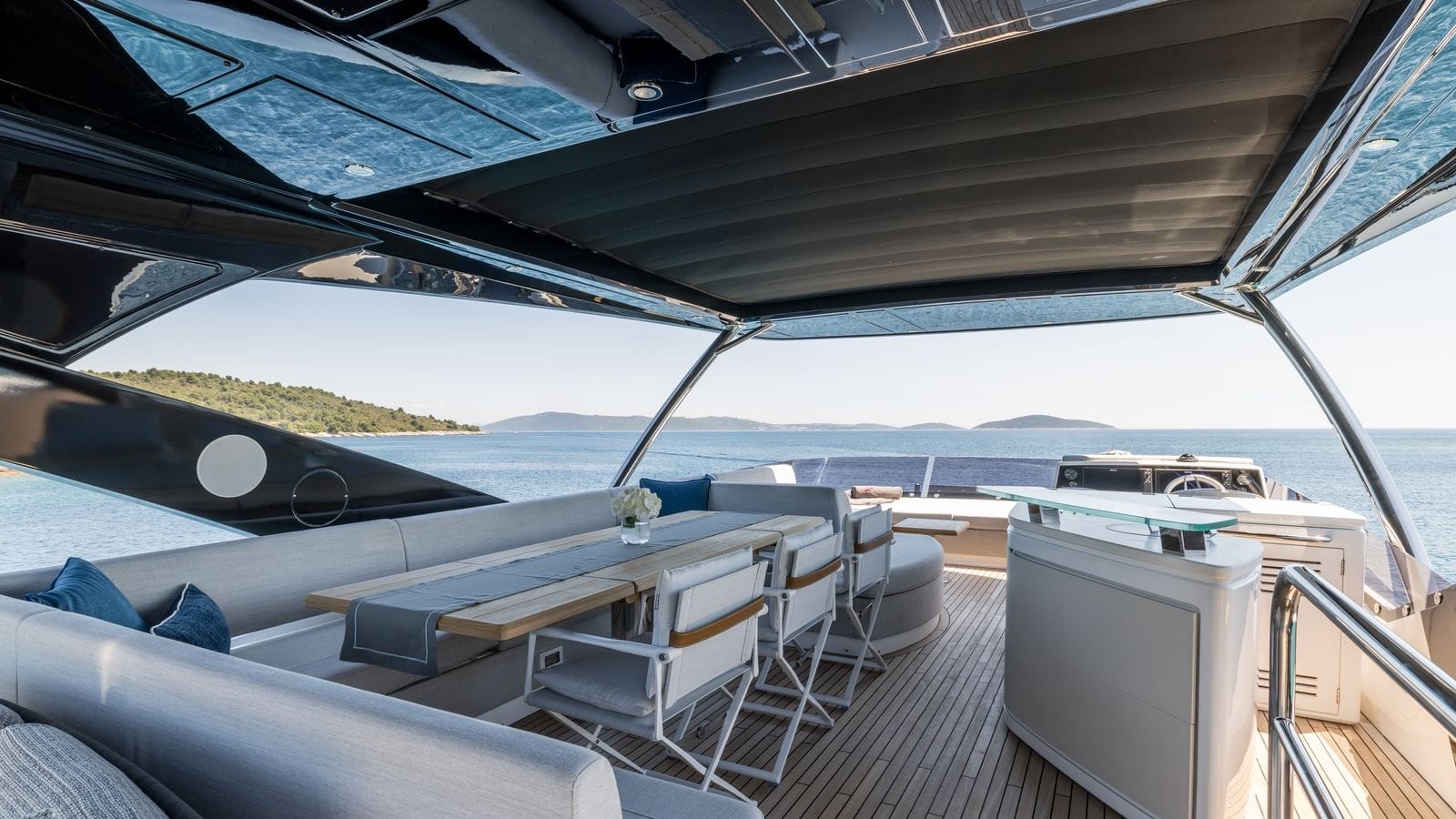 Charter Yacht ASCEND - Sunseeker 23m - 4 Cabins - Split - Dubrovnik - Hvar - Croatia