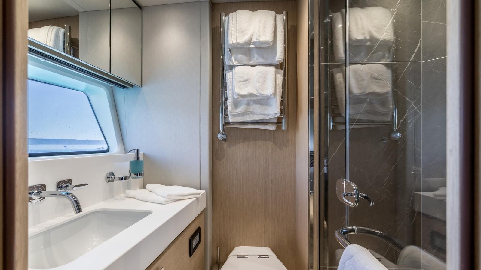 Charter Yacht ASCEND - Sunseeker 23m - 4 Cabins - Split - Dubrovnik - Hvar - Croatia