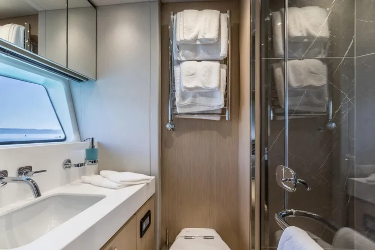 Charter Yacht ASCEND - Sunseeker 23m - 4 Cabins - Split - Dubrovnik - Hvar - Croatia