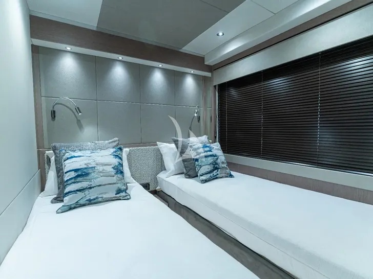 ASCEND Sunseeker 23m - twin cabin ASCEND Sunseeker 23m - twin cabin