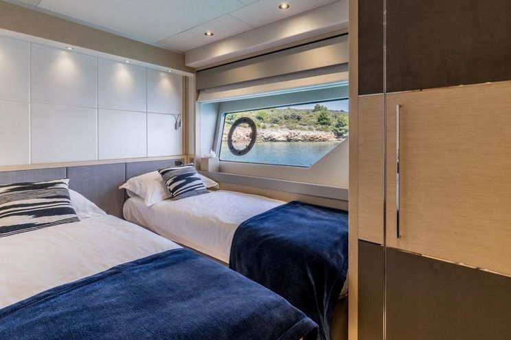 Charter Yacht ASCEND - Sunseeker 23m - 4 Cabins - Split - Dubrovnik - Hvar - Croatia