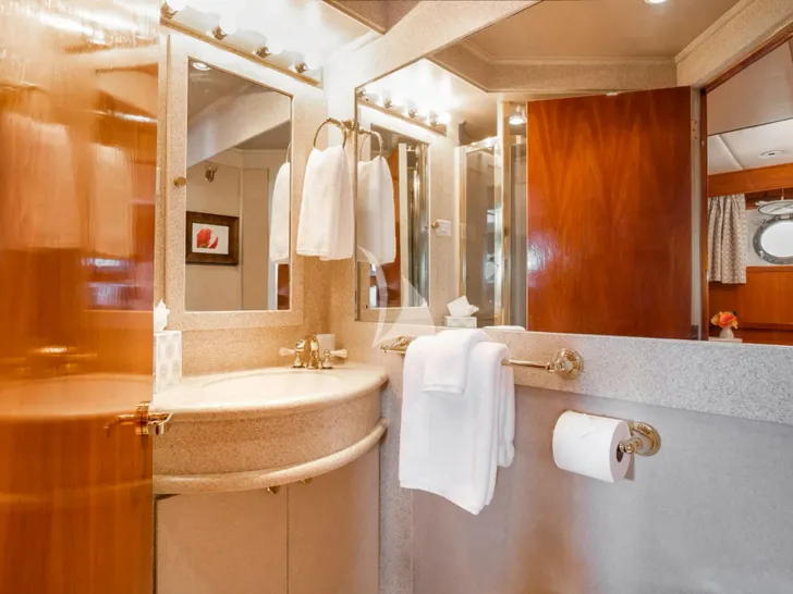 ASKARI Sermons 32m - VIP cabin 1 bathroom ASKARI Sermons 32m - VIP cabin 1 bathroom