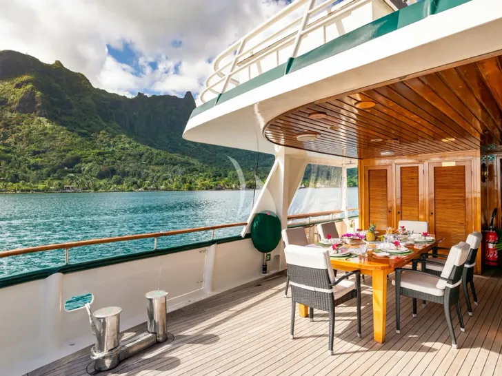 ASKARI Sermons 32m - main aft deck ASKARI Sermons 32m - main aft deck