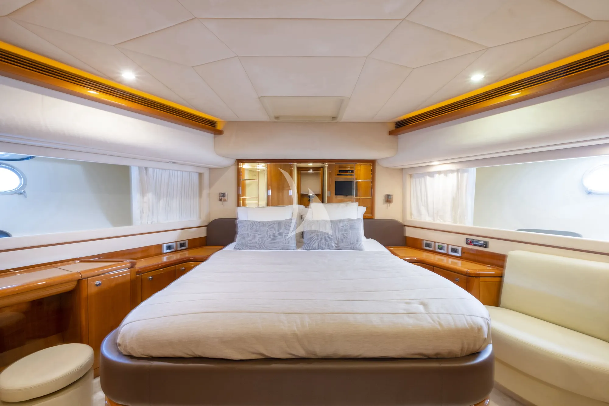 Charter Yacht ASTARTE - Ferretti 83 - 4 Cabins - Athens - Mykonos - Paros - Cyclades - Greece