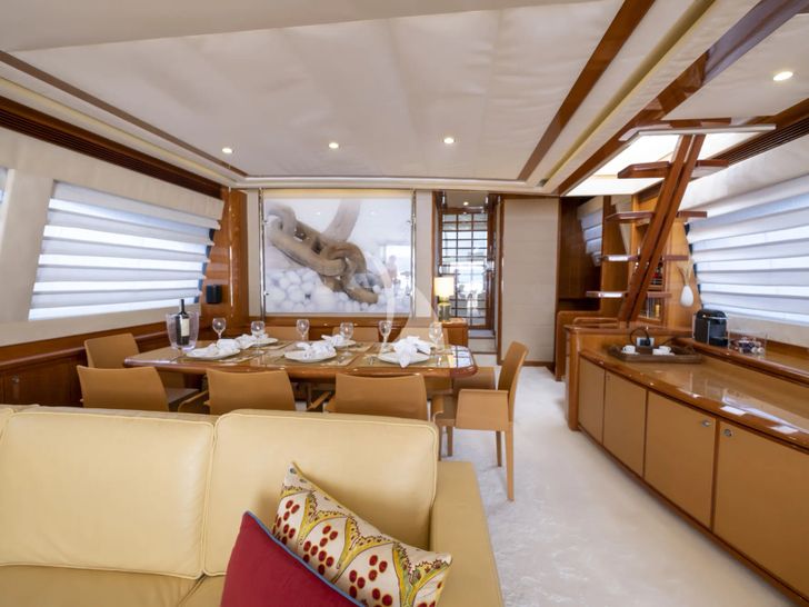 ASTARTE Ferretti 83 - main dining area ASTARTE Ferretti 83 - main dining area