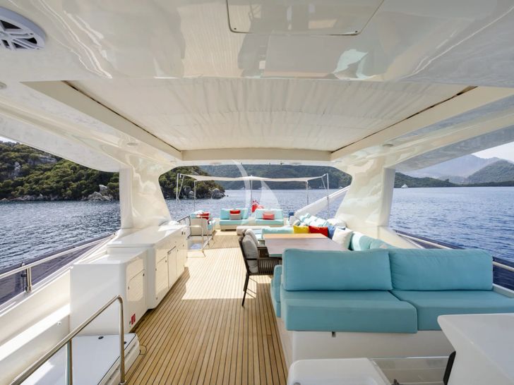 ASTARTE Ferretti 83 - sundeck ASTARTE Ferretti 83 - sundeck