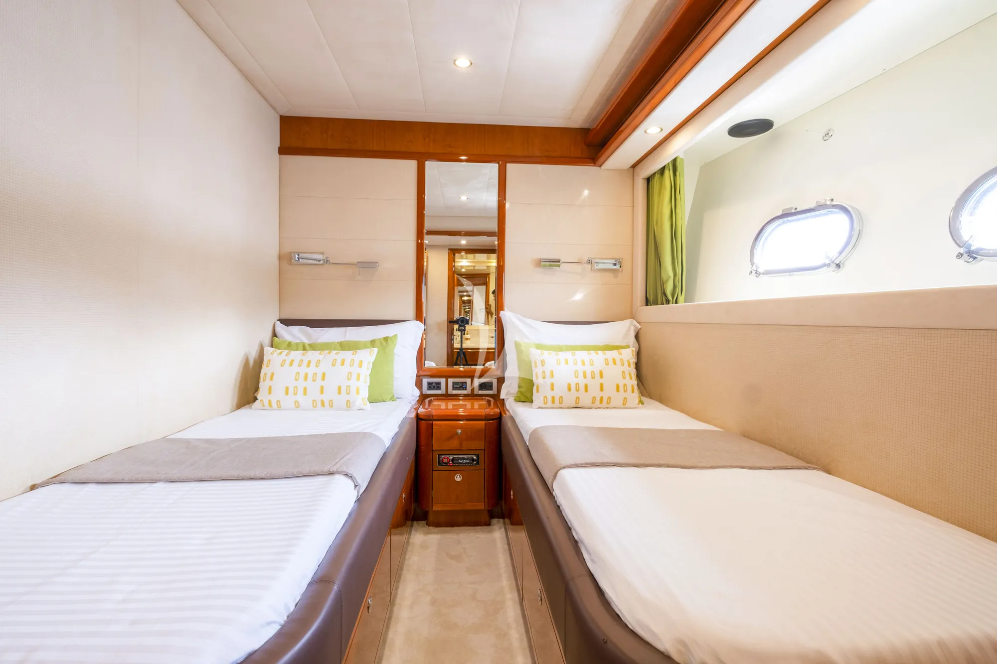 Charter Yacht ASTARTE - Ferretti 83 - 4 Cabins - Athens - Mykonos - Paros - Cyclades - Greece