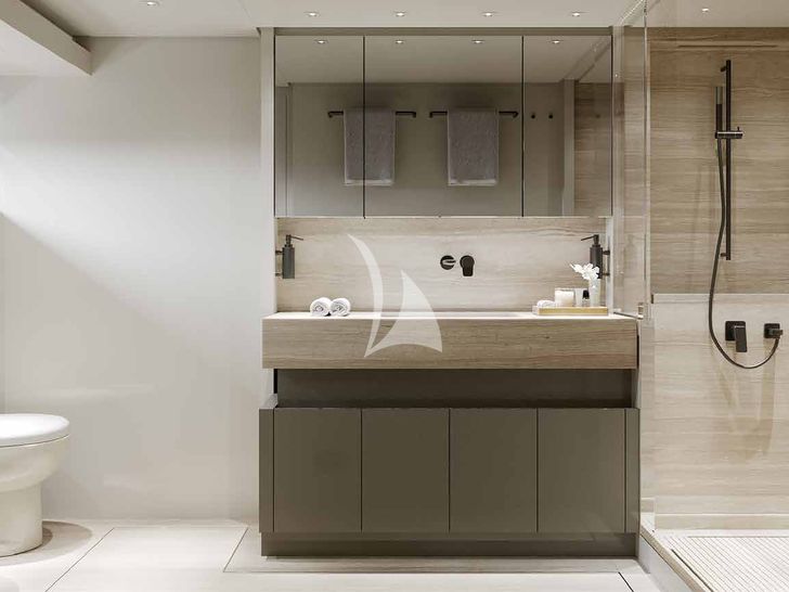 ASTRIMARE Sanlorenzo SL86 - master cabin bathroom ASTRIMARE Sanlorenzo SL86 - master cabin bathroom