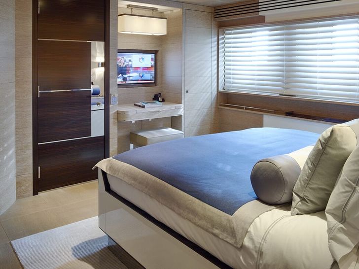 ASYA Heesen 74m cabin