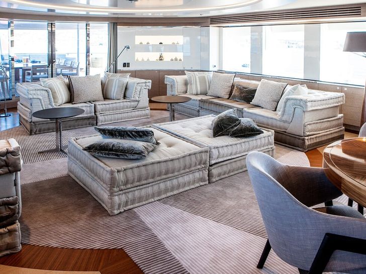 ASYA Heesen 74m day saloon