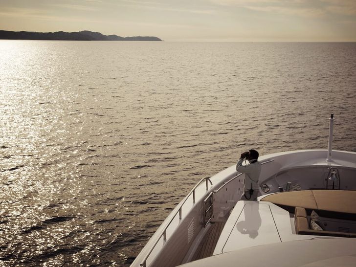 ASYA Heesen 74m horizon spotting ASYA Heesen 74m horizon spotting