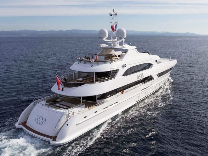 ASYA Heesen 74m on sail