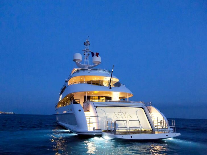 ASYA Heesen 74m swim platform ASYA Heesen 74m swim platform