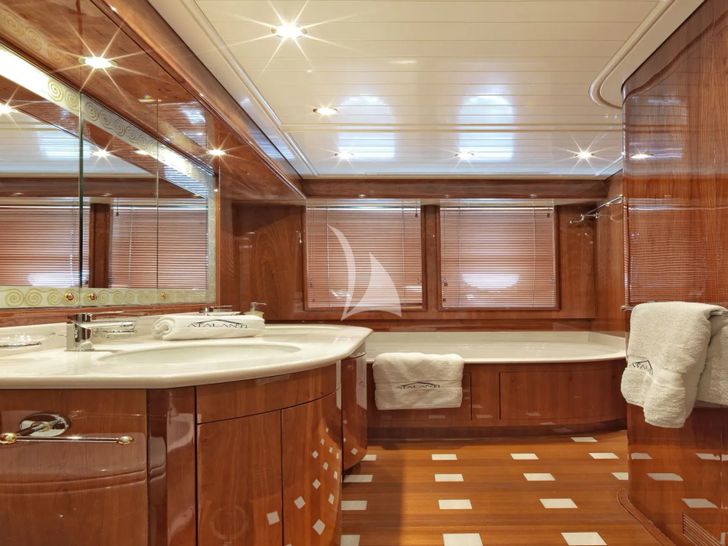 ATALANTI Guy Couach 96 - master cabin cabin bathroom ATALANTI Guy Couach 96 - master cabin cabin bathroom
