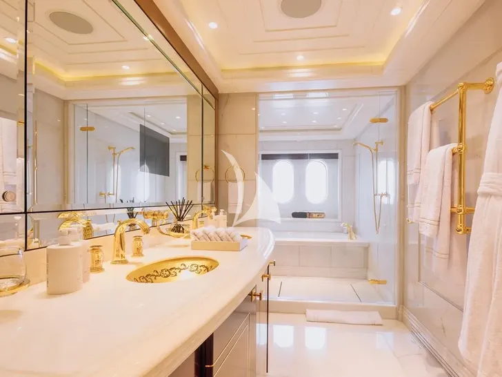 ATLAS Lurssen 74m - VIP cabin 1 bathroom ATLAS Lurssen 74m - VIP cabin 1 bathroom