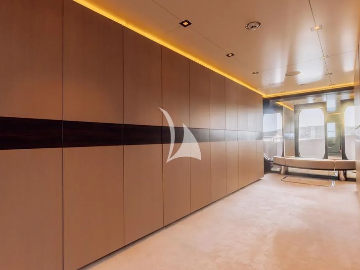 ATLAS Lurssen 74m - master cabin wardrobe ATLAS Lurssen 74m - master cabin wardrobe