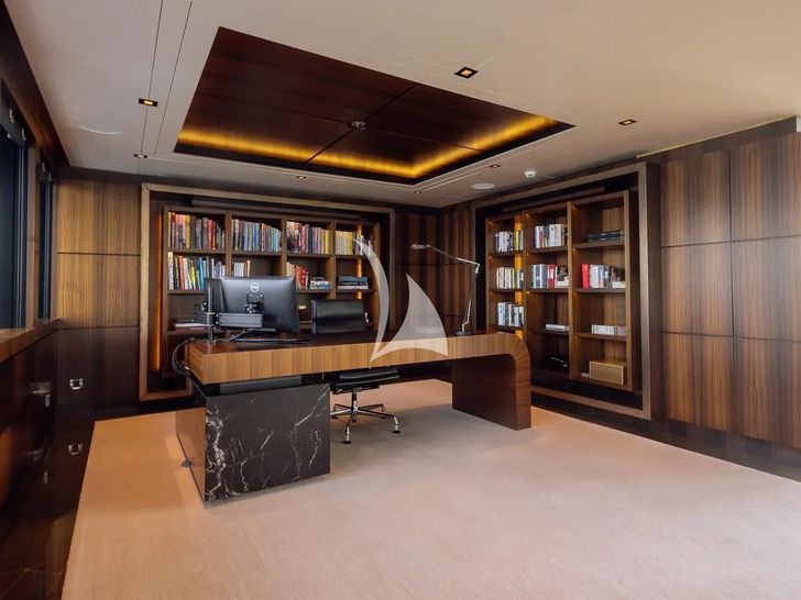 ATLAS Lurssen 74m - upper deck office ATLAS Lurssen 74m - upper deck office