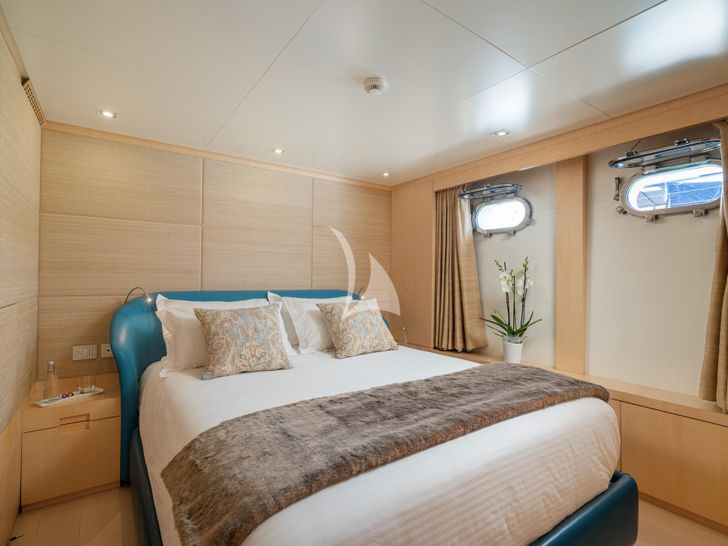 ATOM Inace Yacht 114 VIP cabin 1