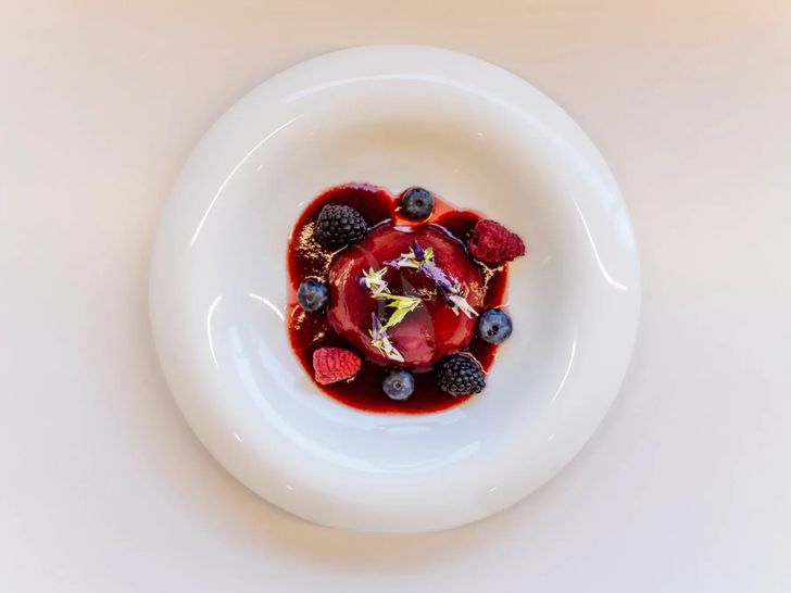 AT ONE Ferretti Custom Line Navetta 30 - sample dessert AT ONE Ferretti Custom Line Navetta 30 - sample dessert