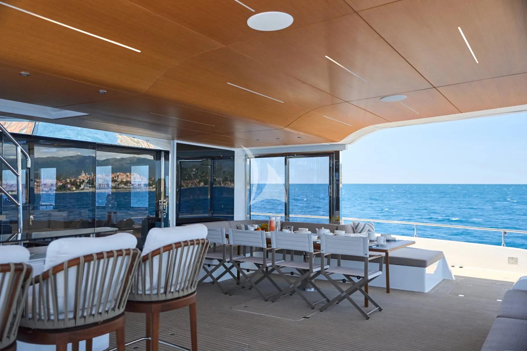 Charter Yacht ATRAVERSIA - VisionF E-Cat 80 - 4 Cabins - Cannes - St Tropez - Nice - Antibes - French Riviera