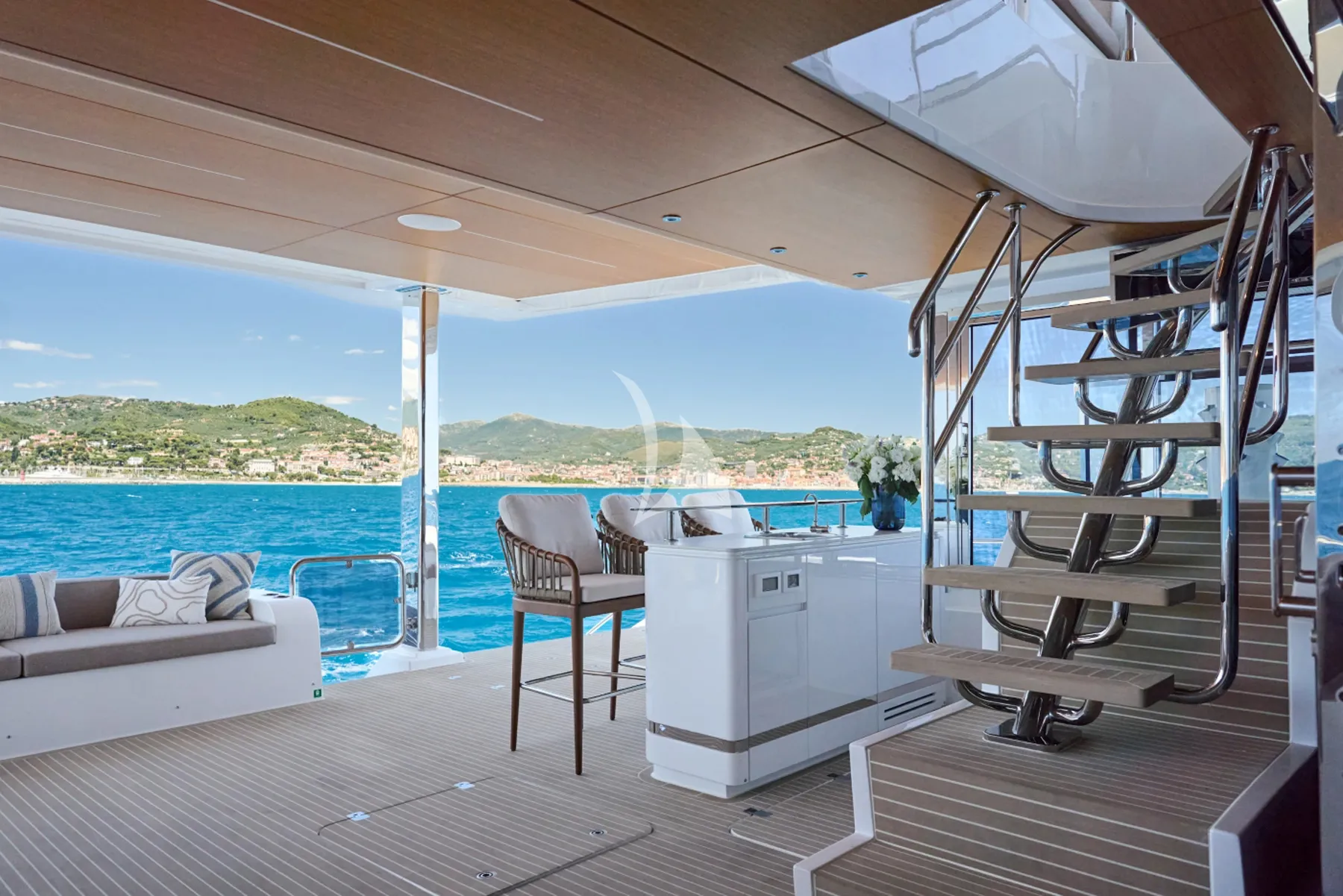 Charter Yacht ATRAVERSIA - VisionF E-Cat 80 - 4 Cabins - Cannes - St Tropez - Nice - Antibes - French Riviera