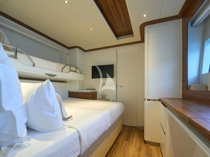 ATRAVERSIA Silent Yacht Owner Office as Cabin ATRAVERSIA Silent Yacht Owner Office as Cabin