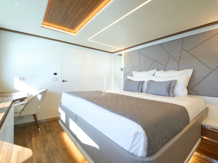 ATRAVERSIA Silent Yacht VIP ATRAVERSIA Silent Yacht VIP