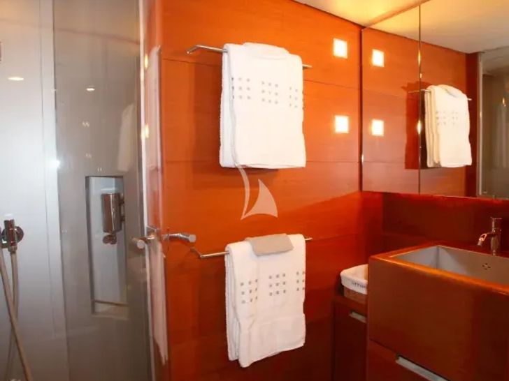 ATTIMO CMN 31m - master cabin bathroom ATTIMO CMN 31m - master cabin bathroom