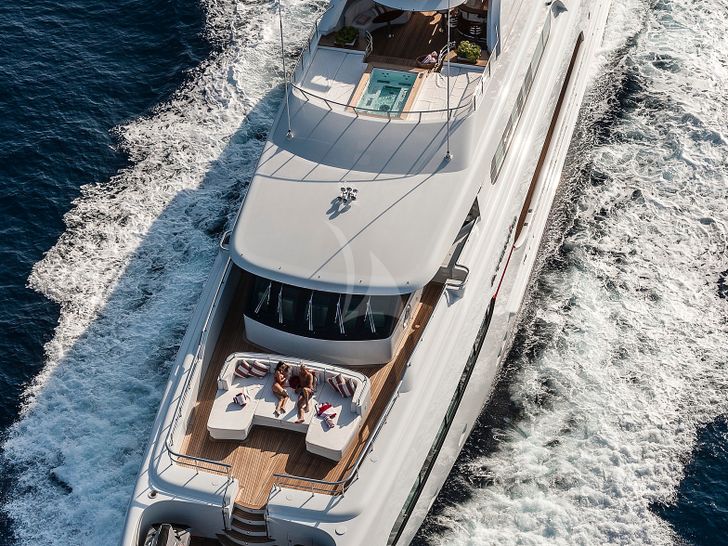 AUDACES - Sunrise Yacht 147,cruising stern view AUDACES - Sunrise Yacht 147,cruising stern view