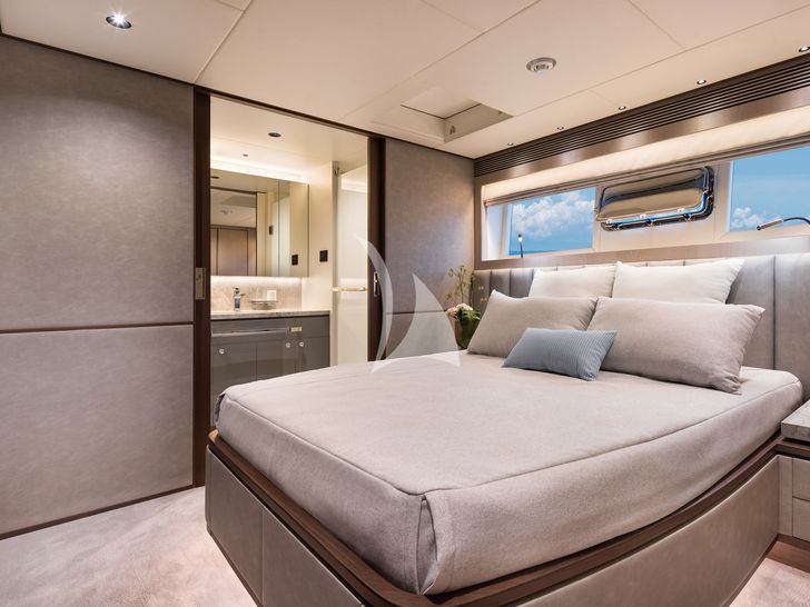AURA Horizon 90 VIP cabin 1