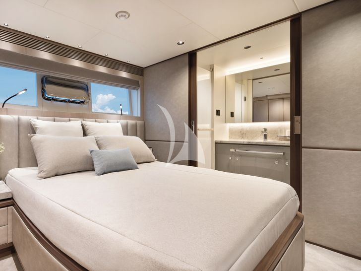 AURA Horizon 90 VIP cabin 2 AURA Horizon 90 VIP cabin 2