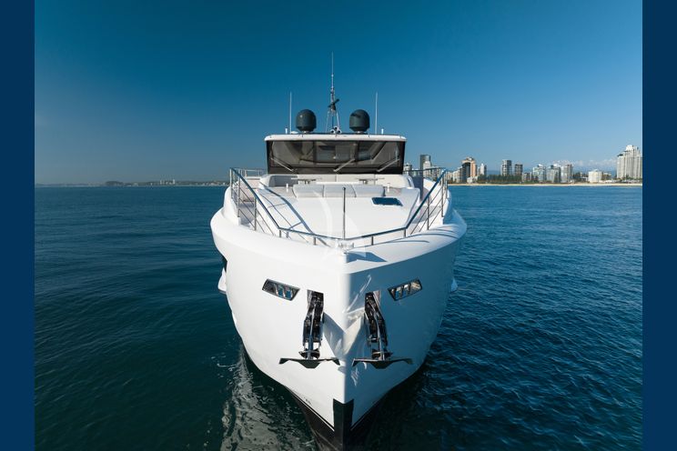 Charter Yacht AURA - Horizon 90 - 5 Cabins - Sydney - Whitsunday Islands - East Coast Australia