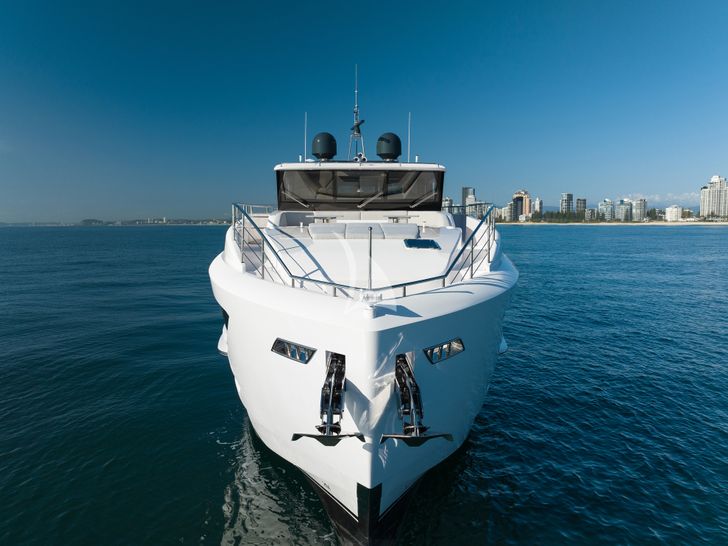 AURA Horizon 90 bow view AURA Horizon 90 bow view