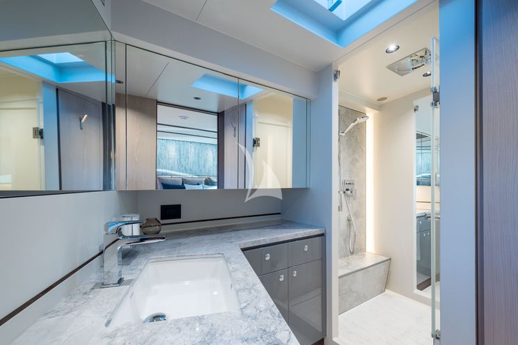 Charter Yacht AURA - Horizon 90 - 5 Cabins - Sydney - Whitsunday Islands - East Coast Australia