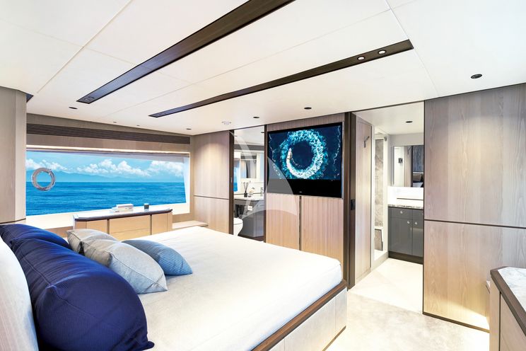 Charter Yacht AURA - Horizon 90 - 5 Cabins - Sydney - Whitsunday Islands - East Coast Australia