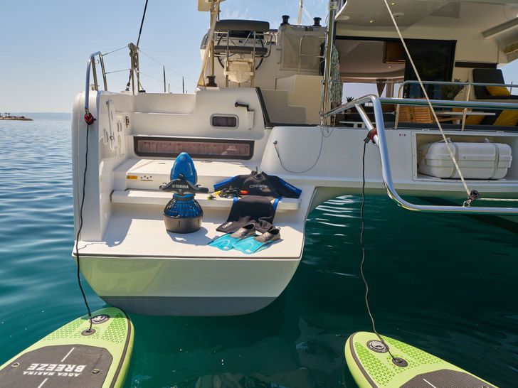AURA Lagoon 42 bathroom AURA Lagoon 42 bathroom