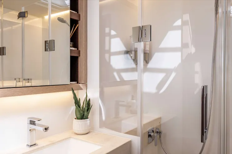 Charter Yacht AURA - Lagoon 65 - 4 Cabins - Tortola - Virgin Gorda - Anegada - British Virgin Islands - Caribbean