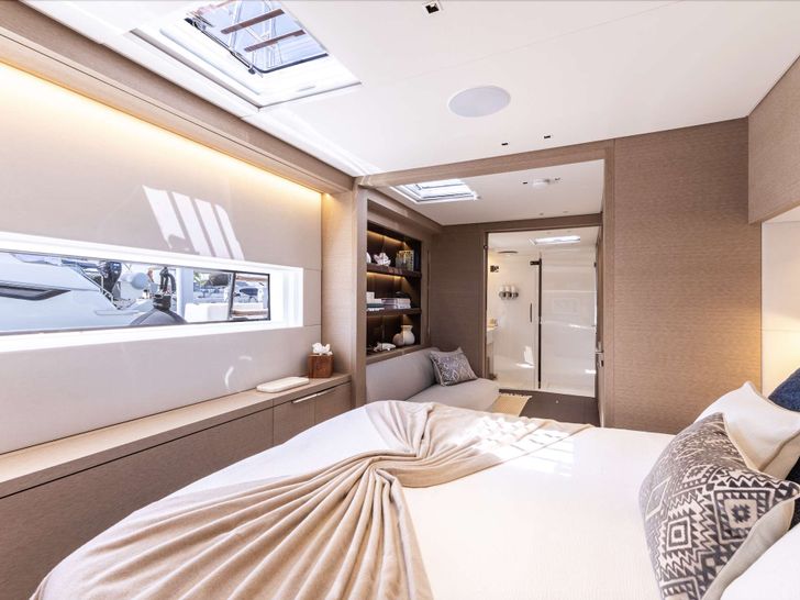 AURA Lagoon 65 - master cabin AURA Lagoon 65 - master cabin