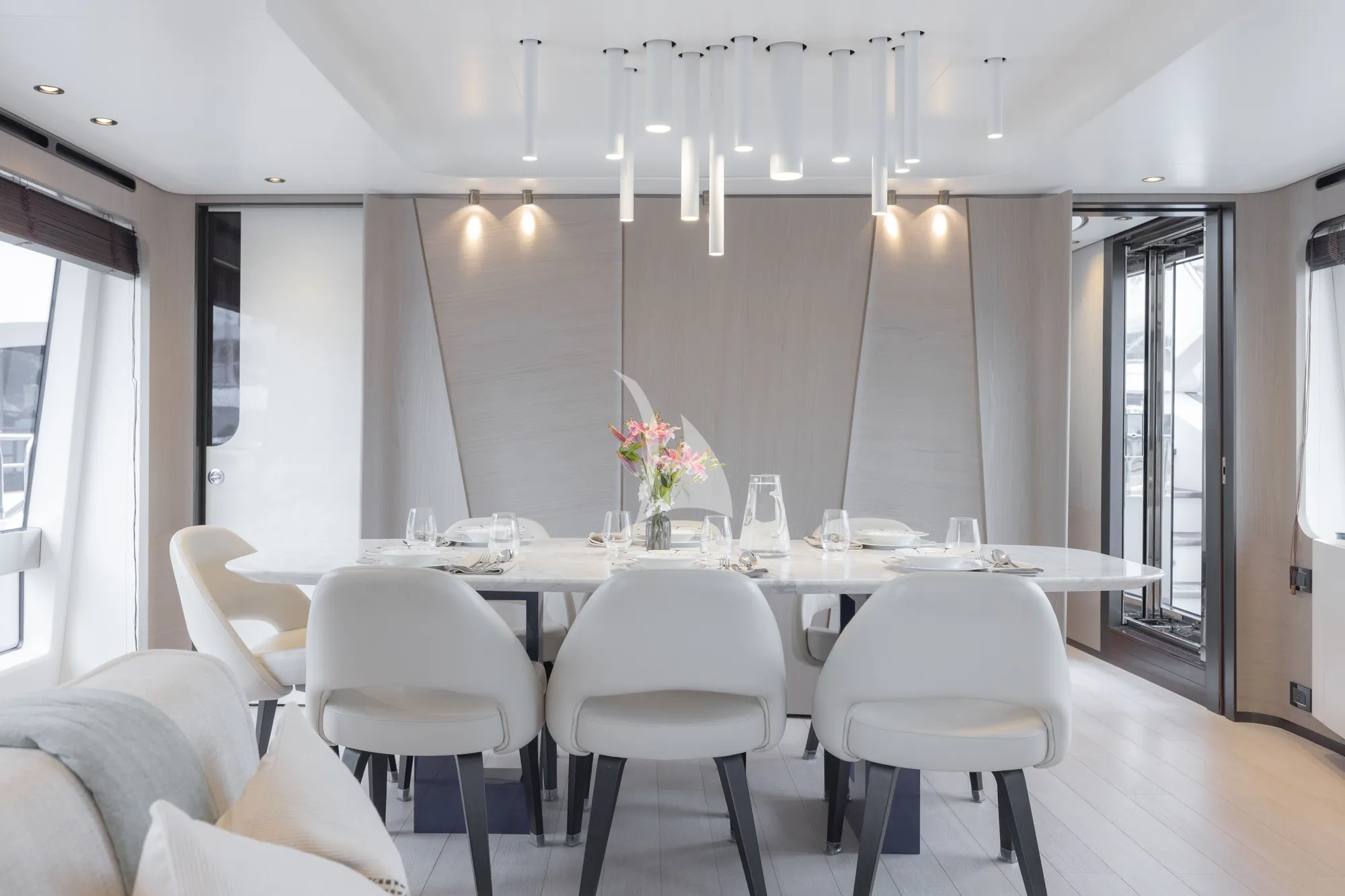 AURA Azimut Grande 27m - indoor dining area