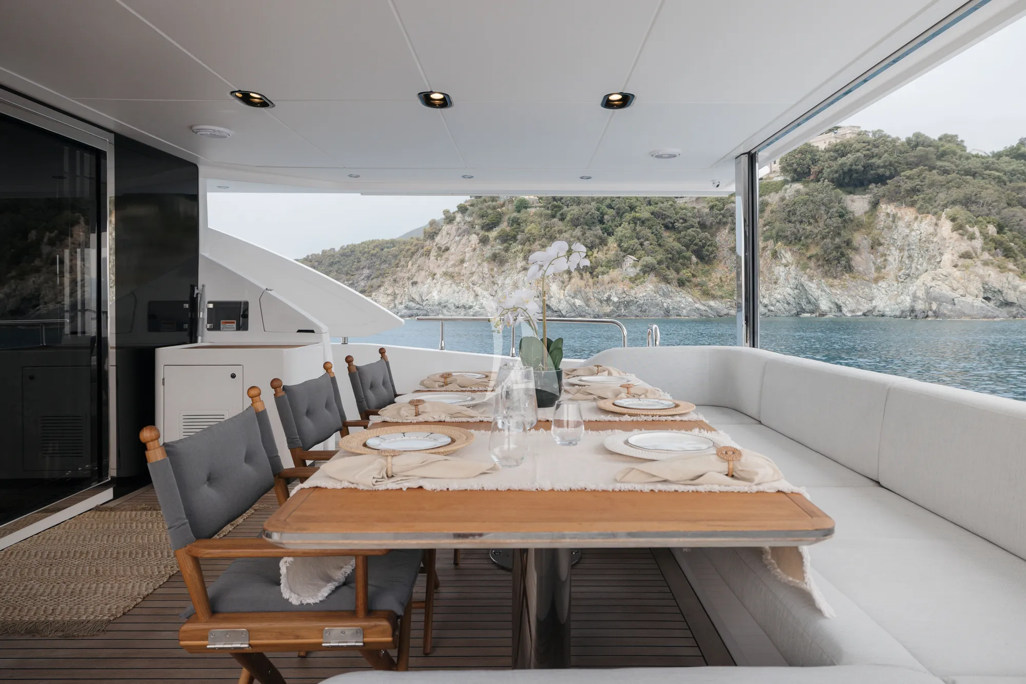 AURA Azimut Grande 27m - main aft deck alfresco dining area